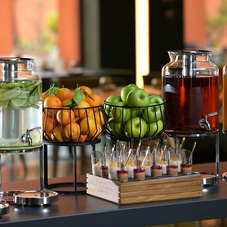 Doubletree By Hilton Ben Guerir Hotel & Residences Benguerir Экстерьер фото