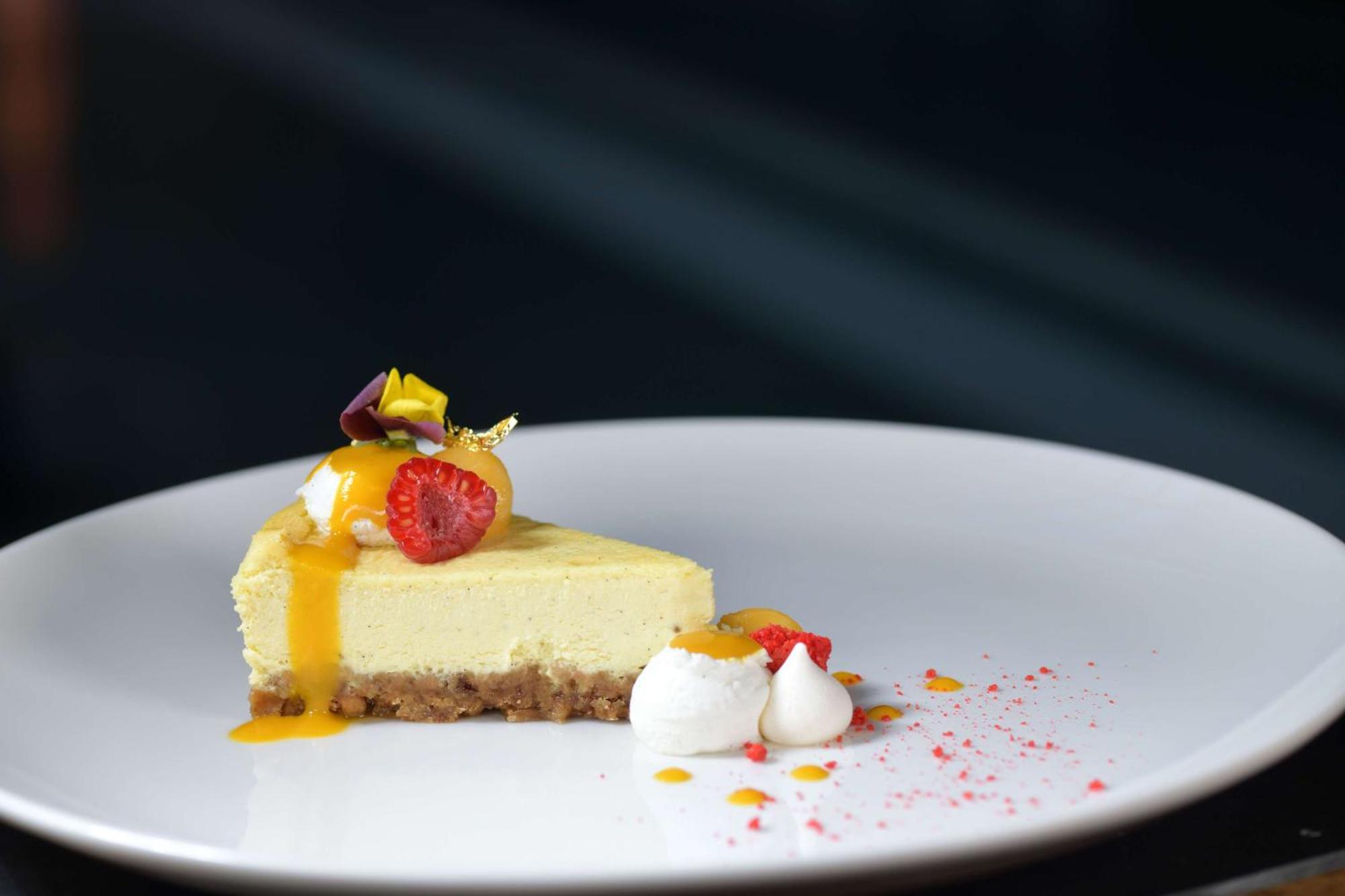 Doubletree By Hilton Ben Guerir Hotel & Residences Benguerir Экстерьер фото
