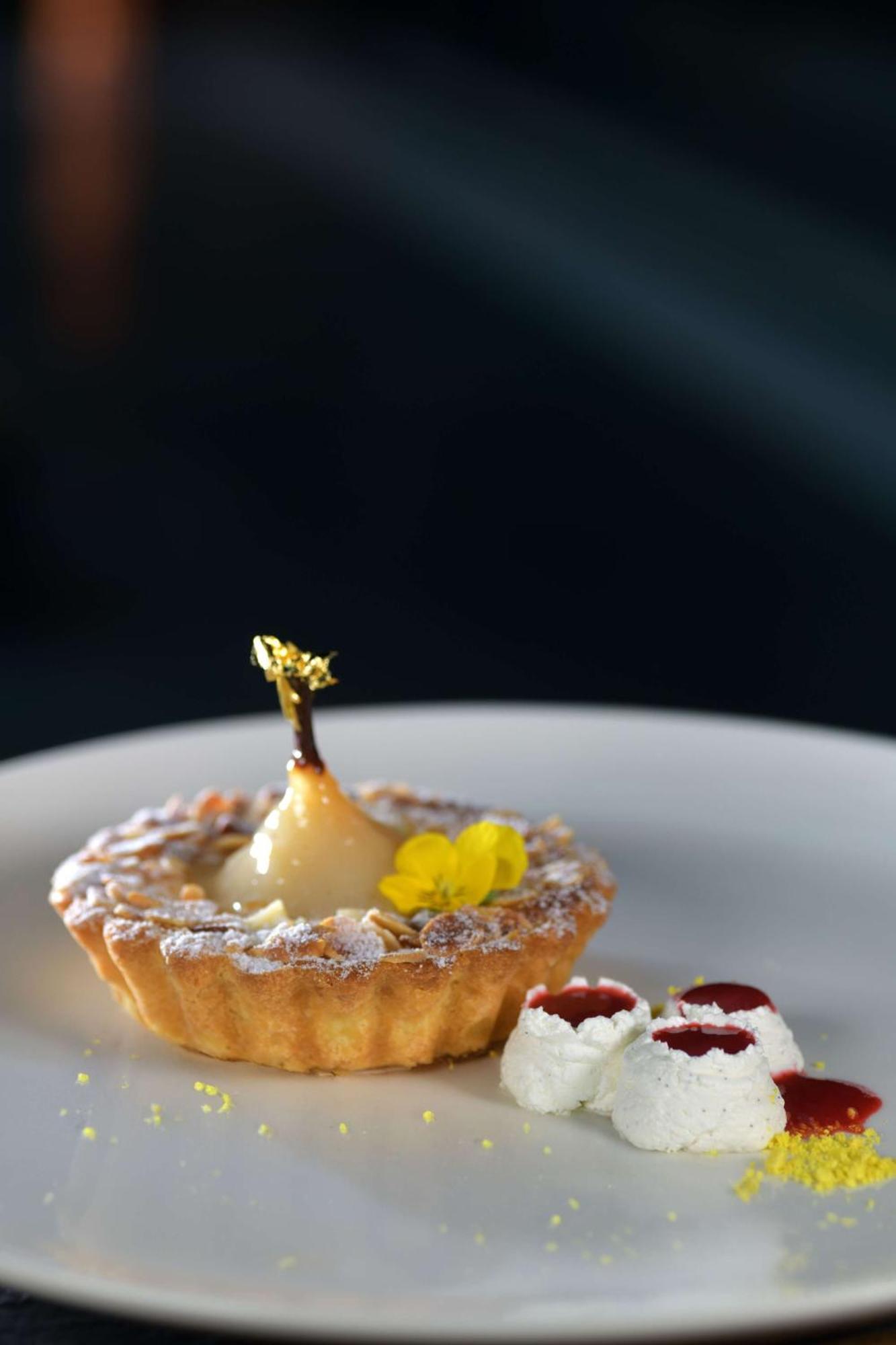 Doubletree By Hilton Ben Guerir Hotel & Residences Benguerir Экстерьер фото